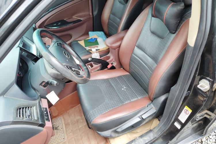 Used BYD Surui 2015 Revised Version 1.5L Manual Luxury Edition Left Front Seat