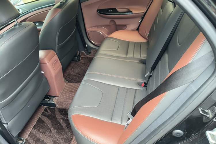 Used BYD Surui 2015 Revised Version 1.5L Manual Luxury Edition Left Rear Seat