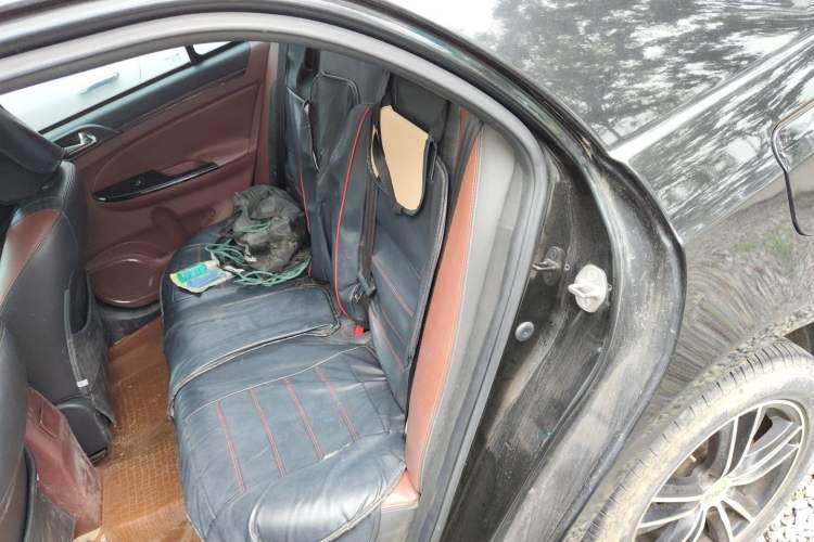 Used BYD Surui 2015 Revised Version 1.5L Manual Luxury Edition Left Rear Seat