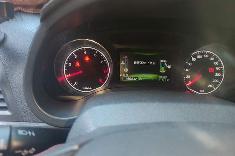 Used BYD Surui 2015 1.5L Manual Luxury Model Odometer Close Up