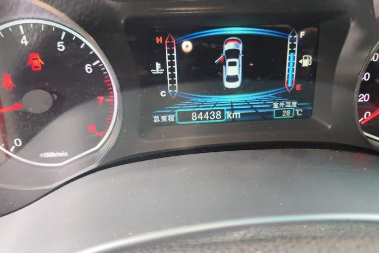 Used BYD Surui 2015 Revised Version 1.5L Manual Luxury Edition Odometer Close Up