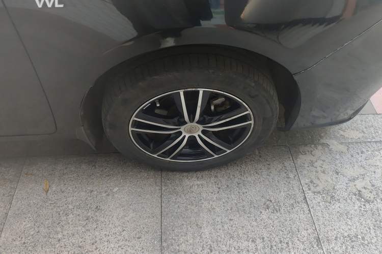 Used BYD Surui 2015 1.5L Manual Luxury Model Right Front Wheel Hub