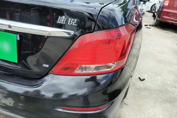 Used BYD Surui 2015 Revised Version 1.5L Manual Luxury Edition Right Rear Taillight