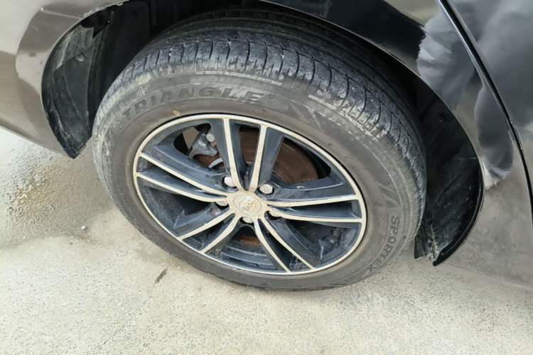 Used BYD Surui 2015 Revised Version 1.5L Manual Luxury Edition Right Rear Wheel Hub