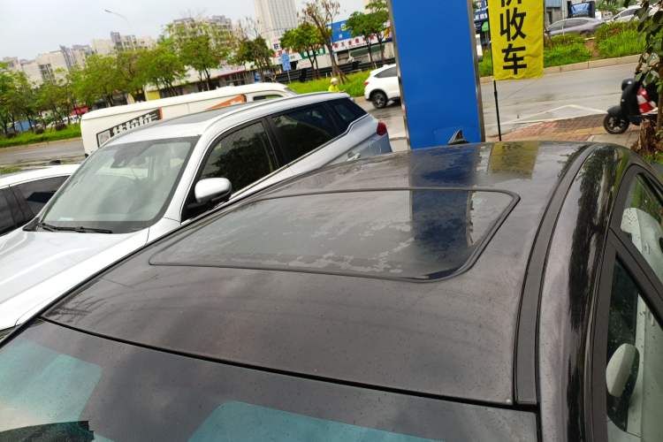 Used BYD Surui 2015 Revised Version 1.5L Manual Luxury Edition Roof