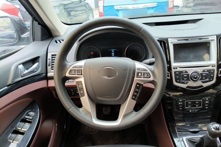 Used BYD Surui 2015 Revised Version 1.5L Manual Luxury Edition Steering Wheel