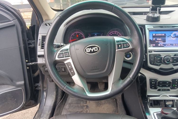Used BYD Surui 2015 1.5L Manual Luxury Model Steering Wheel