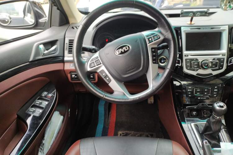 Used BYD Surui 2015 1.5L Manual Luxury Model Steering Wheel