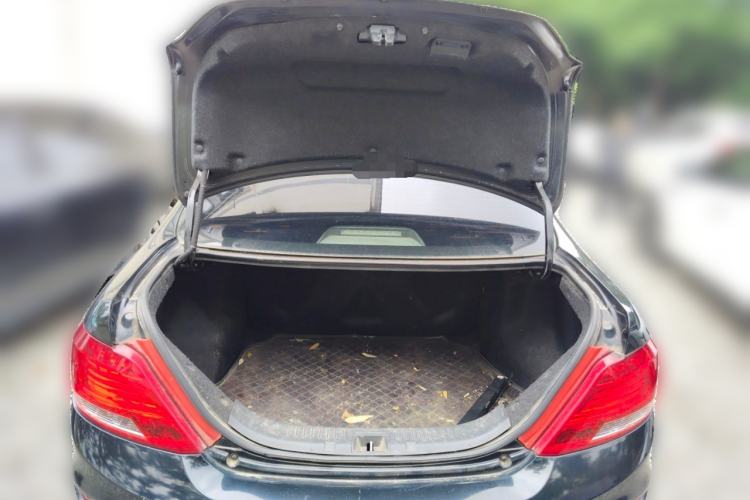 Used BYD Surui 2015 Revised Version 1.5L Manual Luxury Edition Trunk