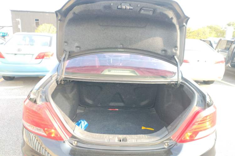 Used BYD Surui 2015 Revised Version 1.5L Manual Luxury Edition Trunk