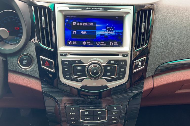 Used BYD Surui 2015 1.5L Manual Luxury Model Audio And AC Panel