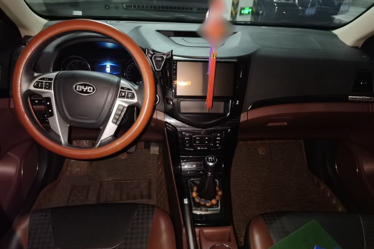 Used BYD Surui 2015 1.5L Manual Luxury Model Center Console
