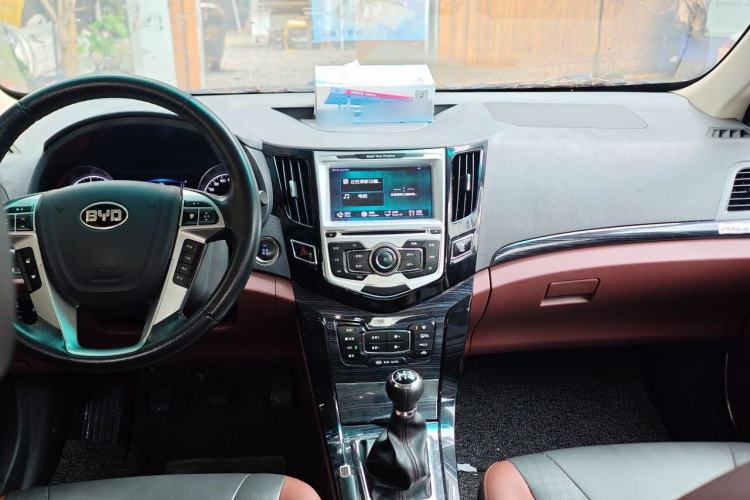 Used BYD Surui 2015 1.5L Manual Luxury Model Center Console