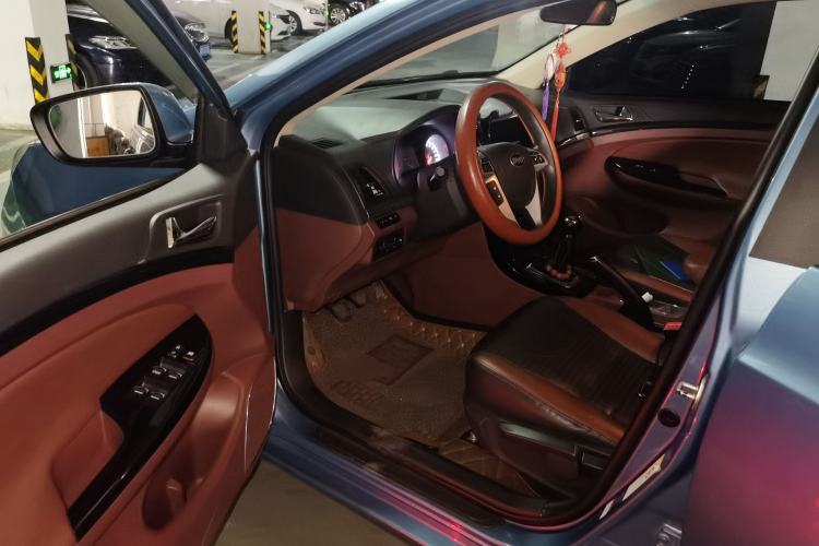 Used BYD Surui 2015 1.5L Manual Luxury Model Driver Seat