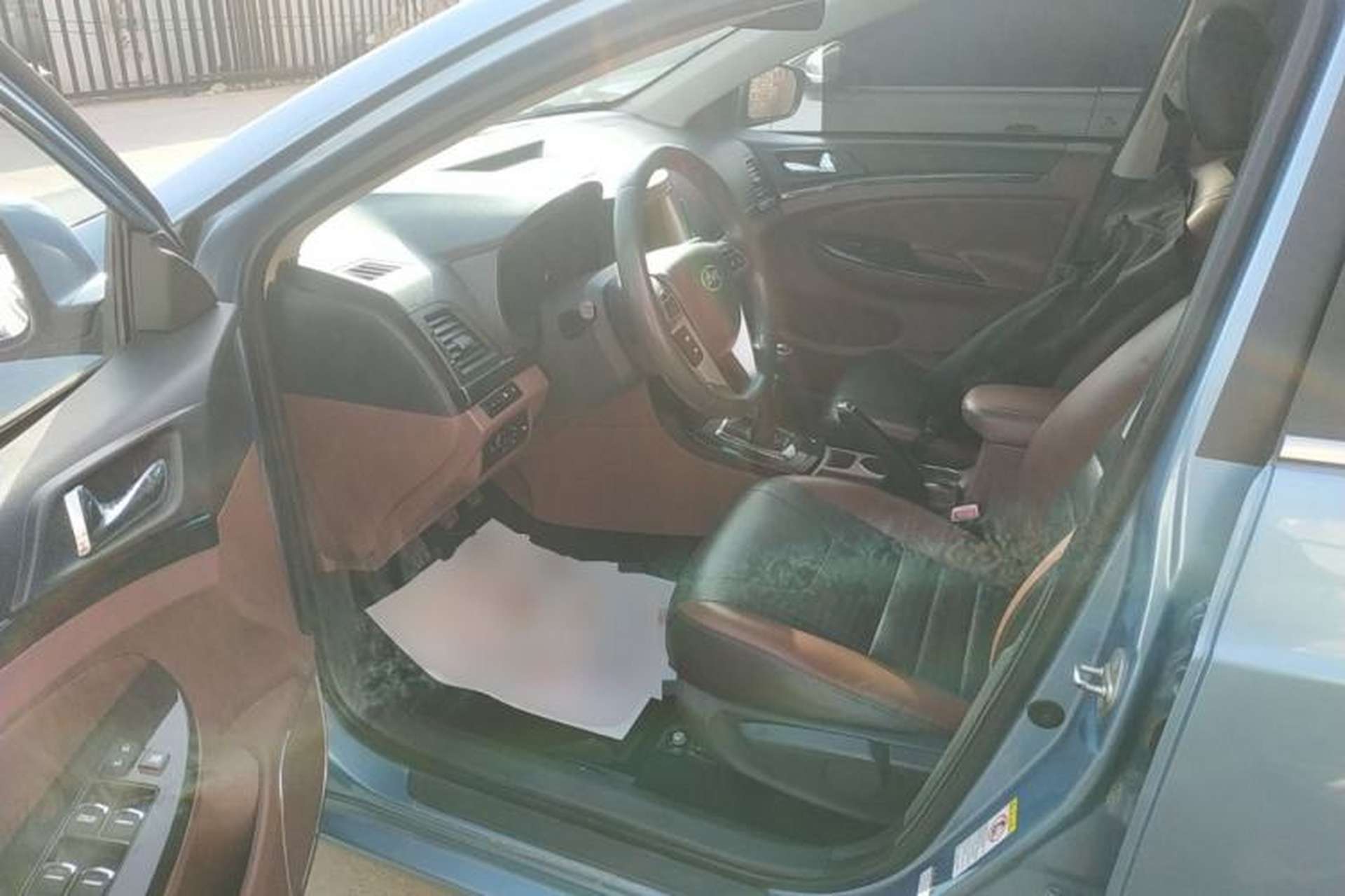 Used BYD Surui 2015 Revised Version 1.5L Manual Luxury Edition Driver Seat
