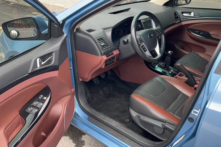 Used BYD Surui 2015 1.5L Manual Luxury Model Driver Seat