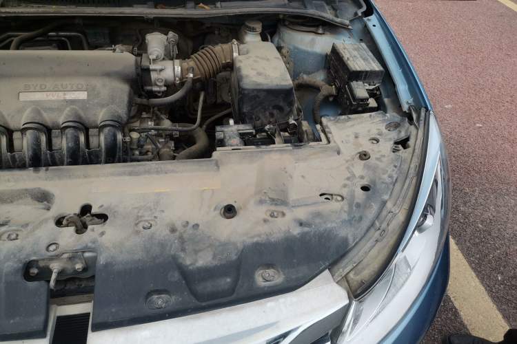 Used BYD Surui 2015 Revised Version 1.5L Manual Luxury Edition Engine Bay Left