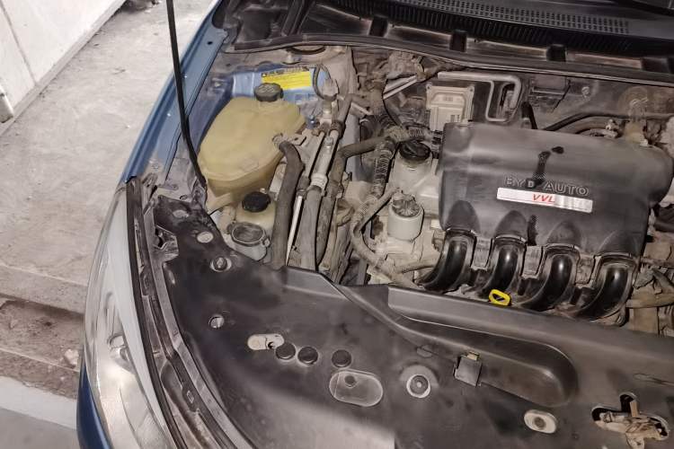 Used BYD Surui 2015 1.5L Manual Luxury Model Engine Bay Right