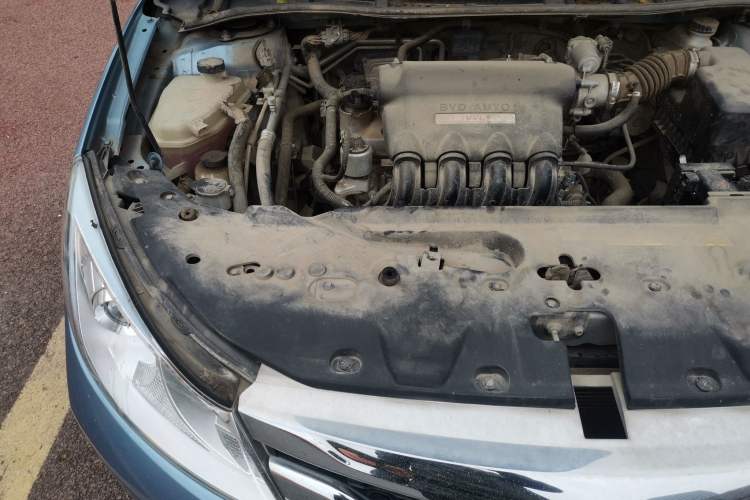 Used BYD Surui 2015 Revised Version 1.5L Manual Luxury Edition Engine Bay Right