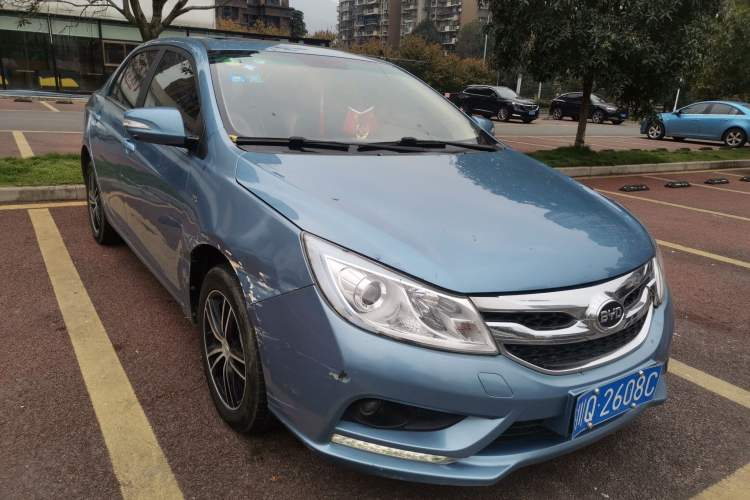 Used BYD Surui 2015 Revised Version 1.5L Manual Luxury Edition Front Right 45 Deg