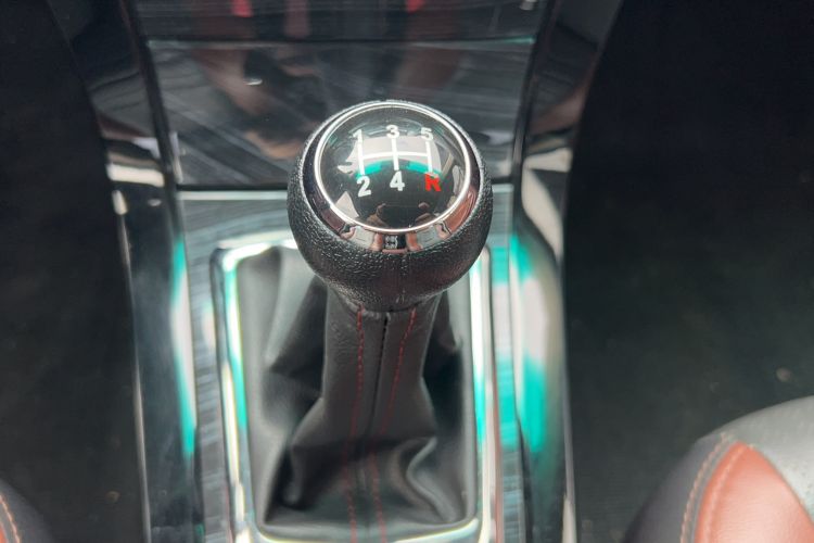 Used BYD Surui 2015 1.5L Manual Luxury Model Gear Lever