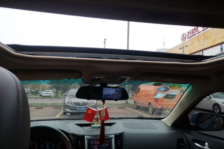 Used BYD Surui 2015 Revised Version 1.5L Manual Luxury Edition Headliner