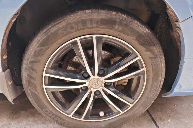 Used BYD Surui 2015 1.5L Manual Luxury Model Right Front Wheel Hub