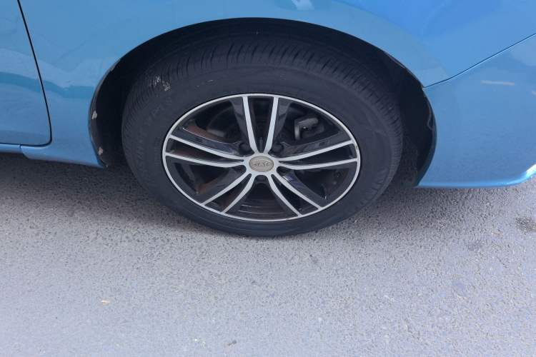 Used BYD Surui 2015 1.5L Manual Luxury Model Right Front Wheel Hub
