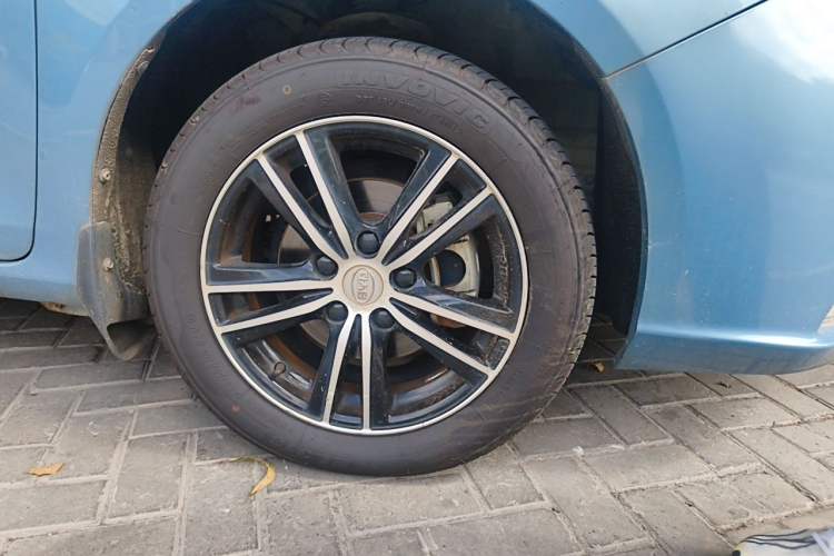 Used BYD Surui 2015 1.5L Manual Luxury Model Right Front Wheel Hub