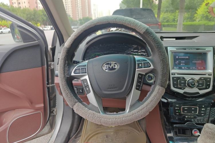Used BYD Surui 2015 Revised Version 1.5L Manual Luxury Edition Steering Wheel