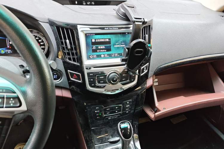 Used BYD Surui 2015 1.5L Automatic Luxury Model Audio And AC Panel