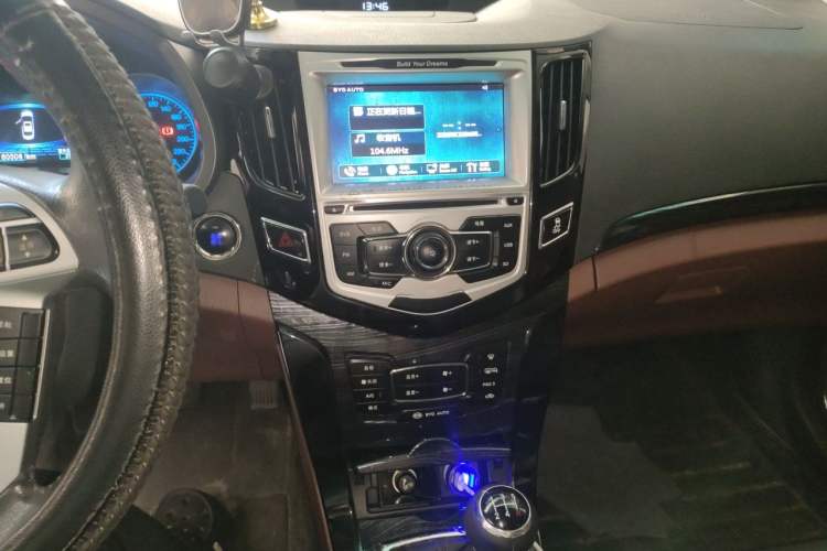 Used BYD Surui 2015 Revised Version 1.5L Manual Luxury Edition Audio And AC Panel