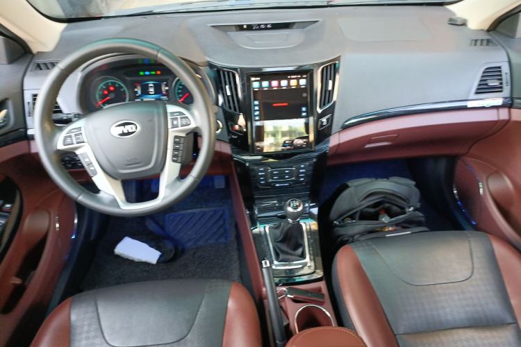Used BYD Surui 2015 1.5L Manual Luxury Model Center Console
