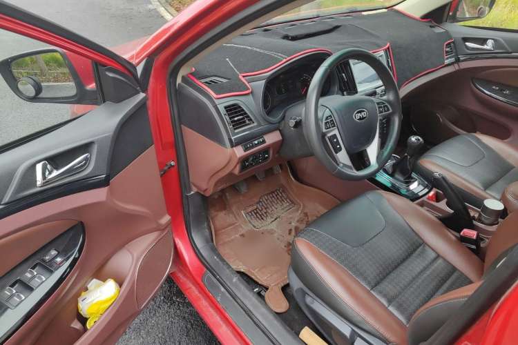 Used BYD Surui 2015 1.5L Manual Luxury Model Driver Seat