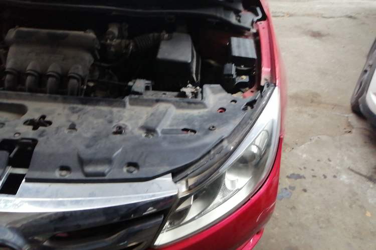 Used BYD Surui 2015 1.5L Manual Luxury Model Engine Bay Left