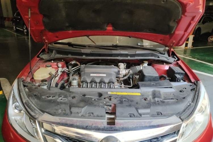 Used BYD Surui 2015 Revised Version 1.5L Manual Luxury Edition Engine Bay