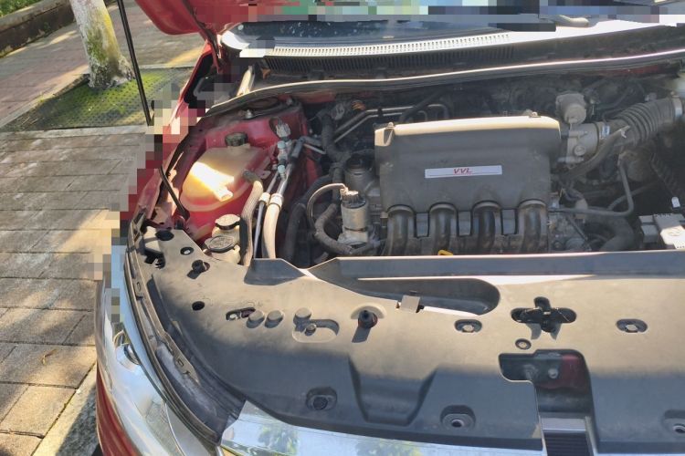 Used BYD Surui 2015 Revised Version 1.5L Manual Luxury Edition Engine Bay Right