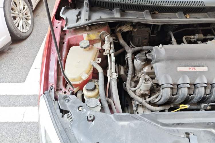 Used BYD Surui 2015 1.5L Automatic Luxury Model Engine Bay Right