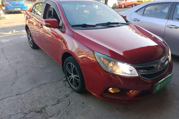 Used BYD Surui 2015 1.5L Manual Luxury Model Front Right 45 Deg