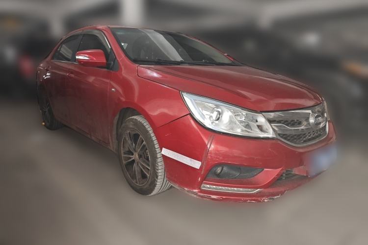 Used BYD Surui 2015 1.5L Automatic Luxury Model Front Right 45 Deg
