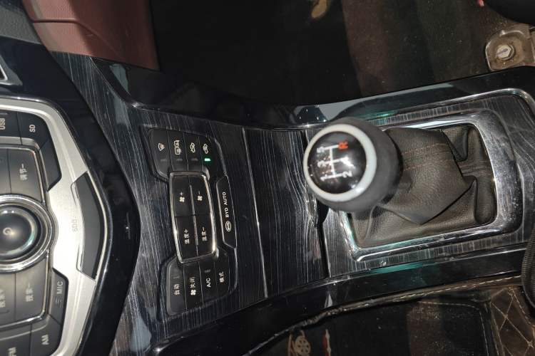 Used BYD Surui 2015 1.5L Manual Comfort Model Gear Lever