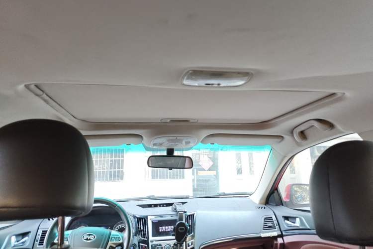 Used BYD Surui 2015 1.5L Automatic Luxury Model Headliner