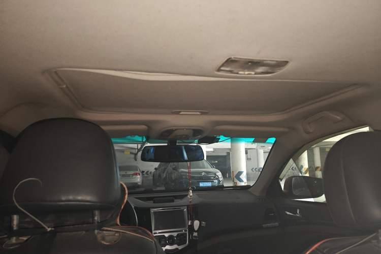 Used BYD Surui 2015 1.5L Automatic Luxury Model Headliner