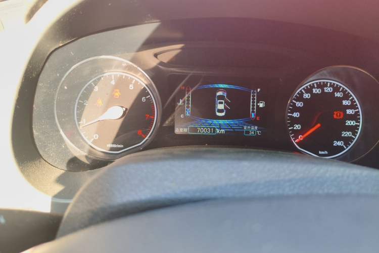 Used BYD Surui 2015 Revised Version 1.5L Manual Luxury Edition Odometer Close Up