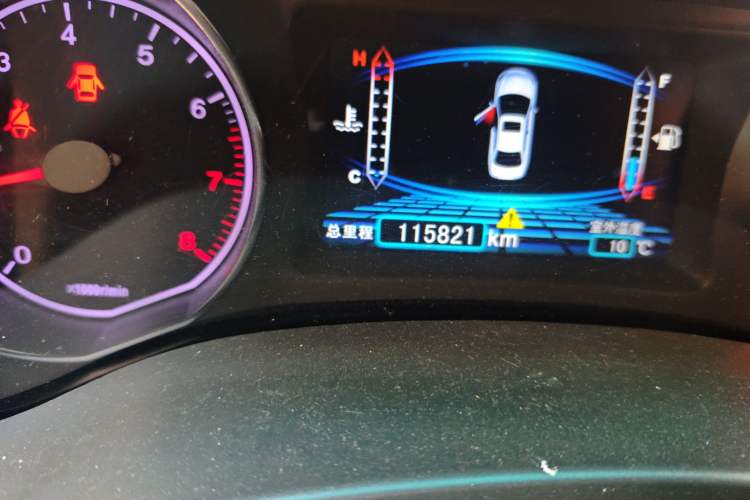 Used BYD Surui 2015 Revised Version 1.5L Manual Luxury Edition Odometer Close Up