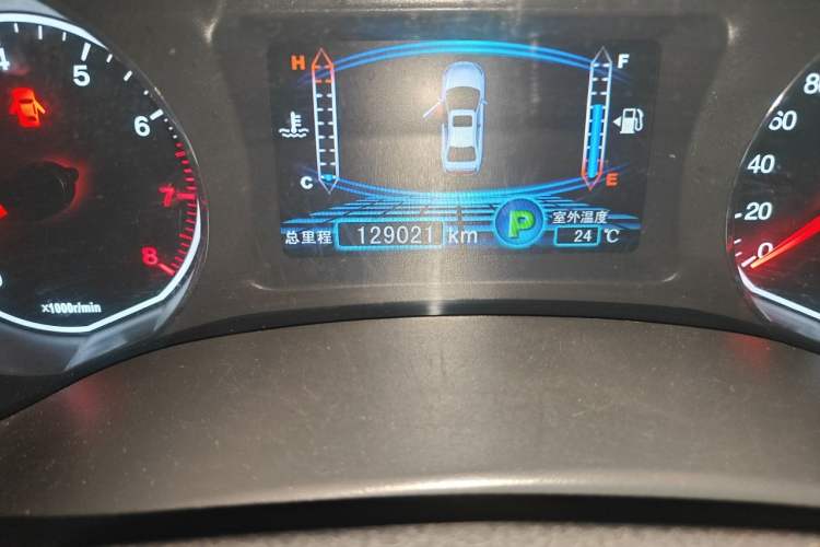 Used BYD Surui 2015 1.5L Automatic Luxury Model Odometer Close Up