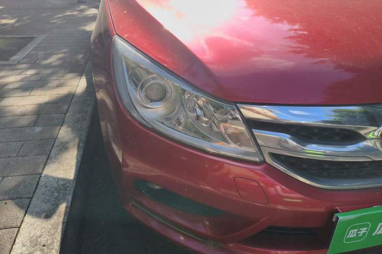 Used BYD Surui 2015 Revised Version 1.5L Manual Luxury Edition Right Front Headlight