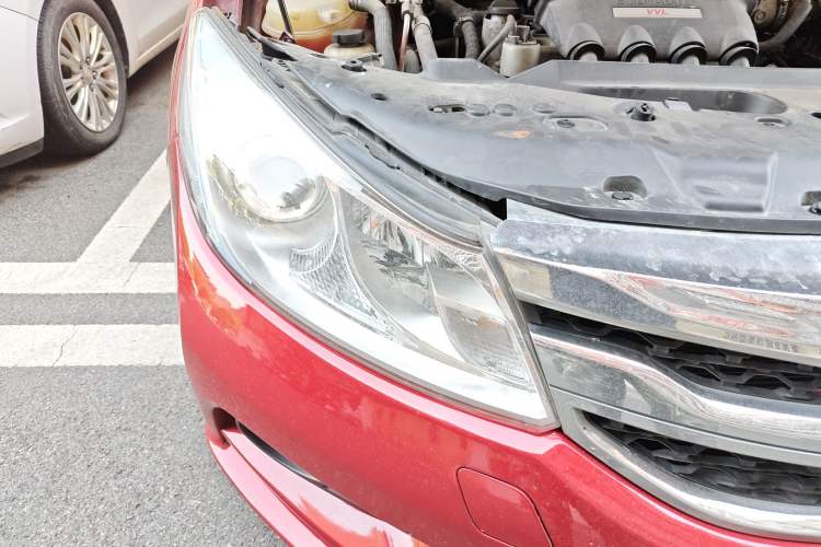 Used BYD Surui 2015 1.5L Automatic Luxury Model Right Front Headlight