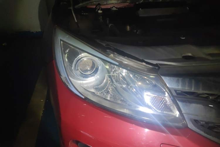 Used BYD Surui 2015 1.5L Automatic Luxury Model Right Front Headlight