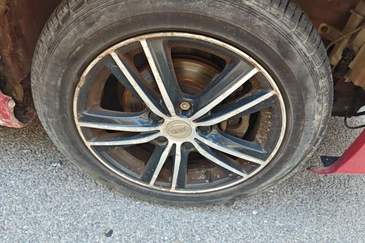 Used BYD Surui 2015 1.5L Manual Luxury Model Right Front Wheel Hub